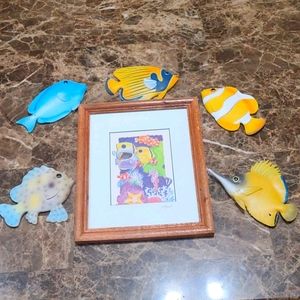 Framed fish picture and 5 decorative fish